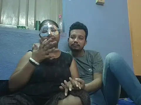 Naina1994 online show from April 2026 12:44:02 PM