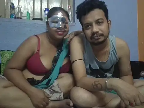 Naina1994 online show from April 2026 07:27:01 PM