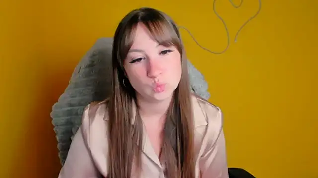 Snapshot of Tiffani_Angel chatting on June 2026 05:34:02 AM Tiffani Angel online show from June 2026 05:34:02 AM