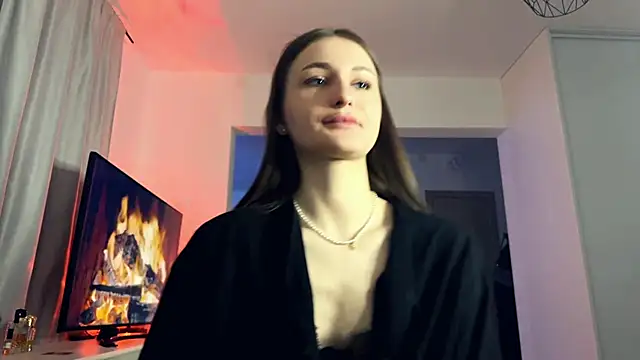 HallieHollo online show from April 2026 08:06:02 PM