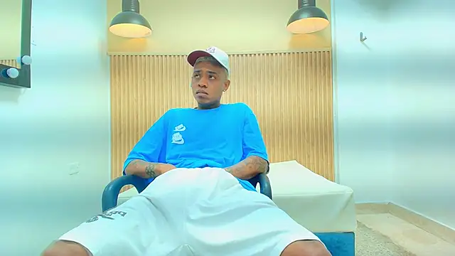 LUCA TURNER online show from April 2026 12:27:02 PM