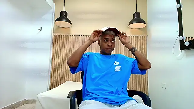 LUCA TURNER online show from April 2026 04:17:02 AM