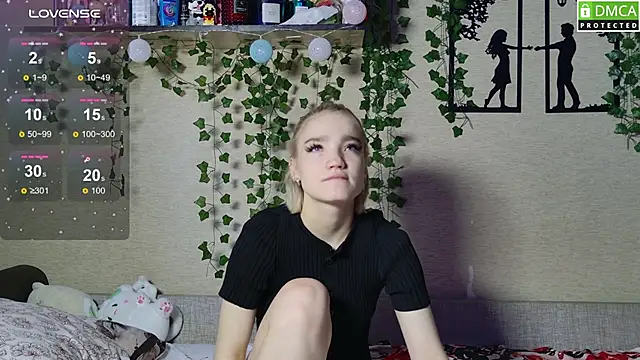 Snapshot of Girl_Meow18 chatting on June 2026 12:39:02 AM Girl Meow18 online show from June 2026 12:39:02 AM