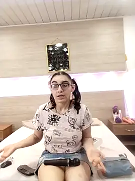 Ellaa honey online show from April 2026 12:53:02 PM