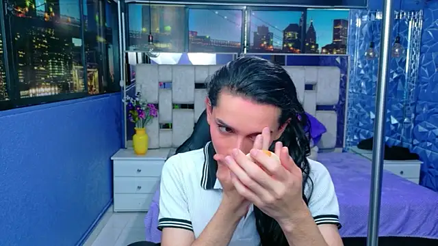 Sharlon  online show from April 2026 01:05:01 PM