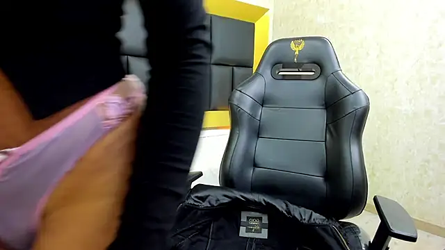 TaraEvanns online show from April 2026 07:07:02 PM