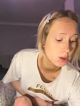 Goldenfairy online show from April 2026 06:58:01 PM