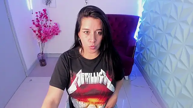 gabriela Cg online show from April 2026 09:04:01 PM