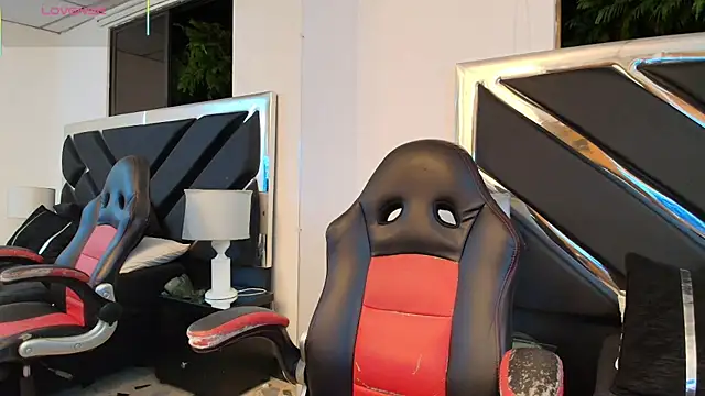 MiikeOthon online show from April 2026 05:01:02 AM