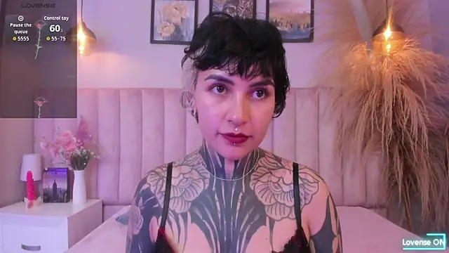 Luana fiore online show from April 2026 12:21:01 PM