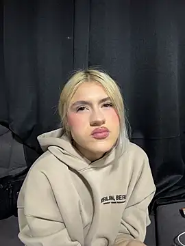 Lia fire online show from April 2026 03:01:02 AM