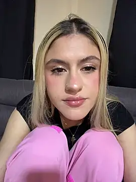 Lia fire online show from May 2026 05:03:01 AM