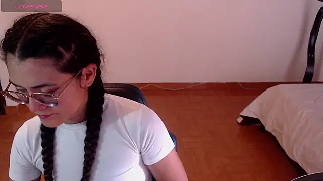 FreyaRouge online show from April 2026 03:37:02 PM