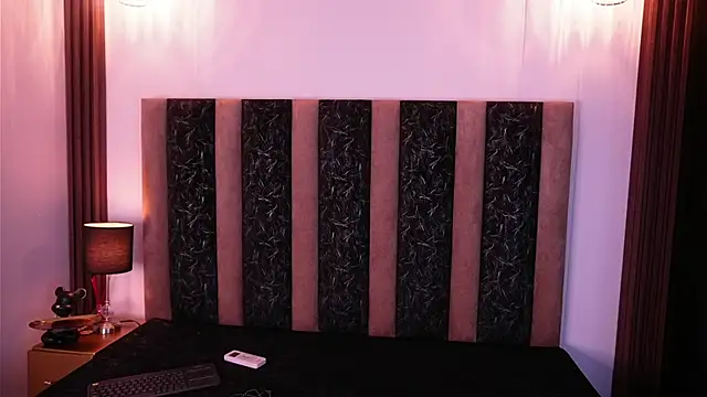 Lilith nyxx online show from April 2026 02:23:02 PM