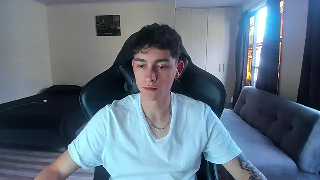 Luke Chill online show from April 2026 09:34:01 PM