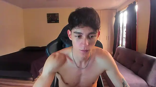 Snapshot of Luke_Chill chatting on April 2026 05:15:02 PM Luke Chill online show from April 2026 05:15:02 PM