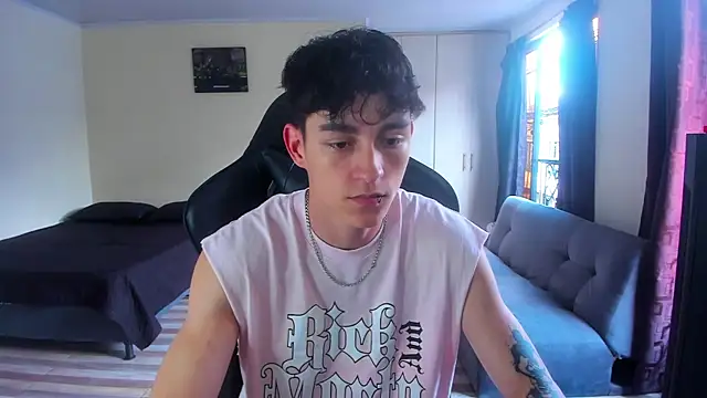 Snapshot of Luke_Chill chatting on April 2026 05:11:01 PM Luke Chill online show from April 2026 05:11:01 PM