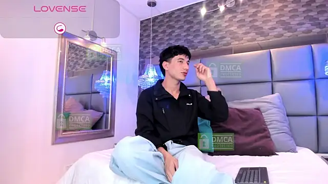 Taylor Brooks online show from April 2026 07:59:01 PM