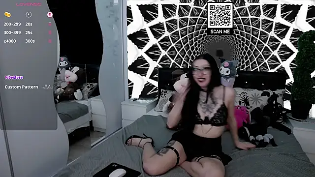 Lilithcaine online show from April 2026 09:37:02 PM