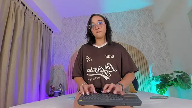 Iam Kelly online show from April 2026 12:20:01 PM