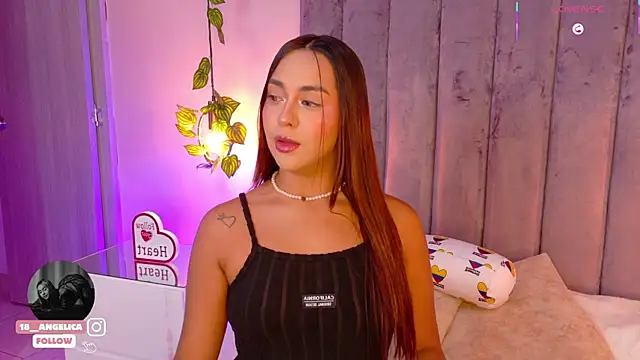 Snapshot of angelicaa_garcia chatting on July 2026 11:39:02 AM angelicaa garcia online show from July 2026 11:39:02 AM