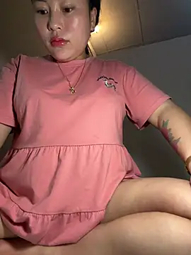 Snapshot of Lina-Naughty chatting on June 2026 06:18:02 AM Lina-Naughty online show from June 2026 06:18:02 AM