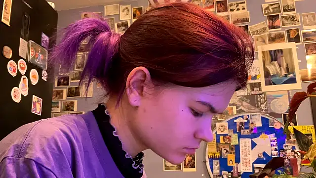 DarylLarrow online show from April 2026 07:33:02 PM