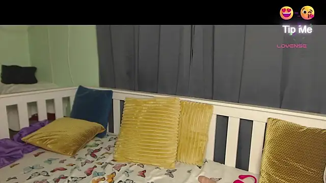 leilahotX online show from April 2026 08:57:02 PM