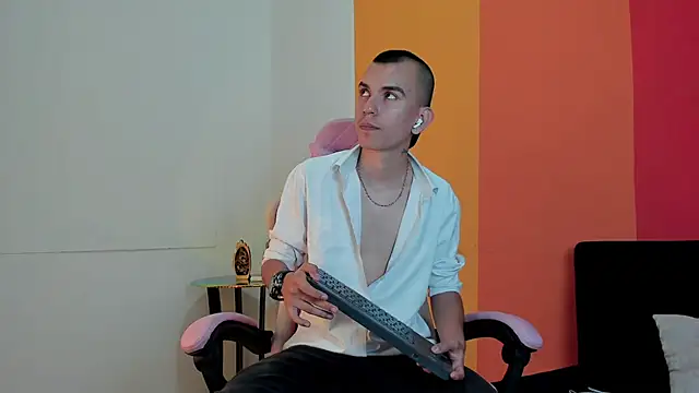 Rowan Cley online show from April 2026 06:10:01 PM