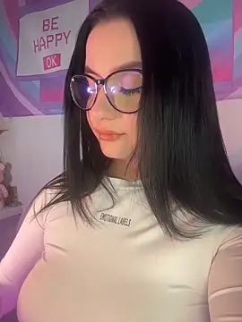 L0LA XO online show from April 2026 05:32:01 PM