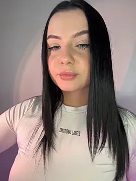 L0LA XO online show from April 2026 02:10:01 PM