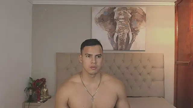 Snapshot of Maxi_and_Ares chatting on July 2026 07:17:02 PM Maxi and Ares online show from July 2026 07:17:02 PM