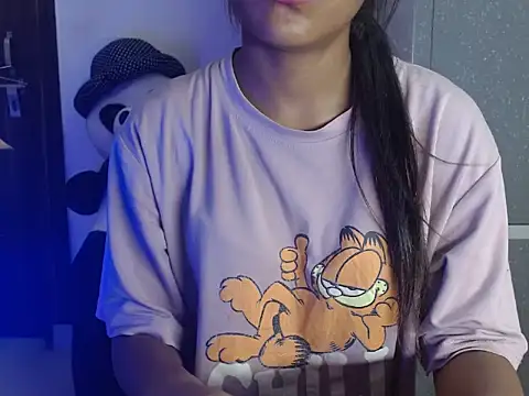 Nora81 online show from April 2026 04:22:02 PM