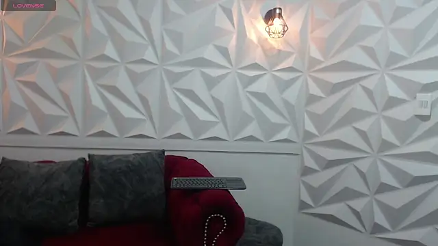 Shanel black online show from April 2026 06:12:01 PM