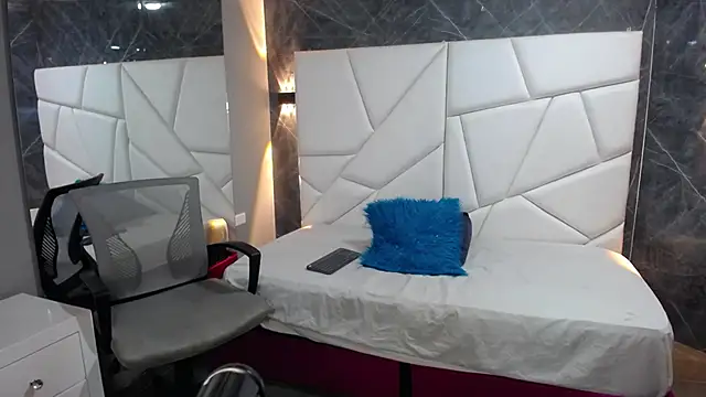 Shanel black online show from April 2026 07:37:01 PM