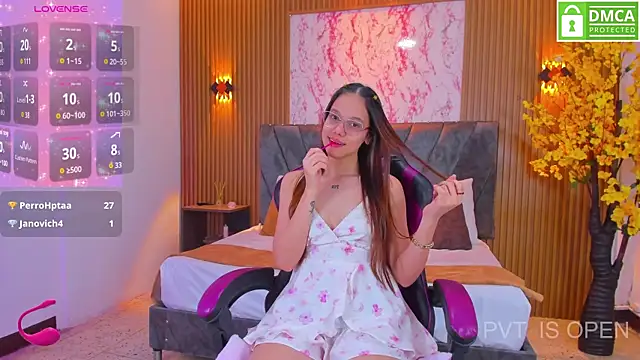 Vi zzy online show from April 2026 07:07:02 PM