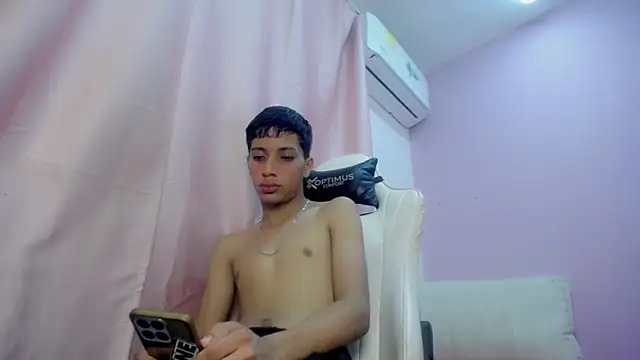 Yei lee  online show from April 2026 08:36:02 PM