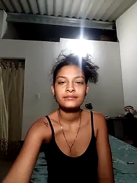 Snapshot of Lyra_Siren chatting on April 2026 02:00:01 AM Lyra Siren online show from April 2026 02:00:01 AM