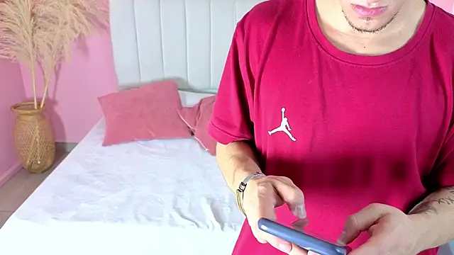 jhan vassilis online show from April 2026 09:39:33 PM