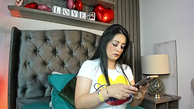 Mirandha QM online show from June 2026 10:19:02 PM