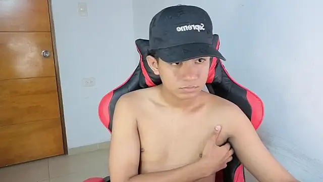 darknigthx online show from April 2026 04:01:01 AM