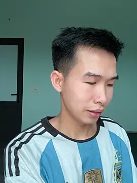 tuanhip online show from April 2026 03:04:02 AM