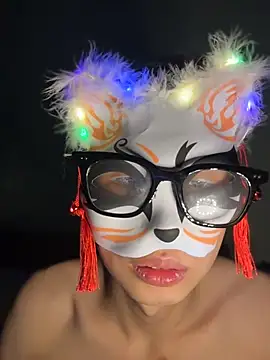 tuanhip online show from April 2026 02:20:01 PM