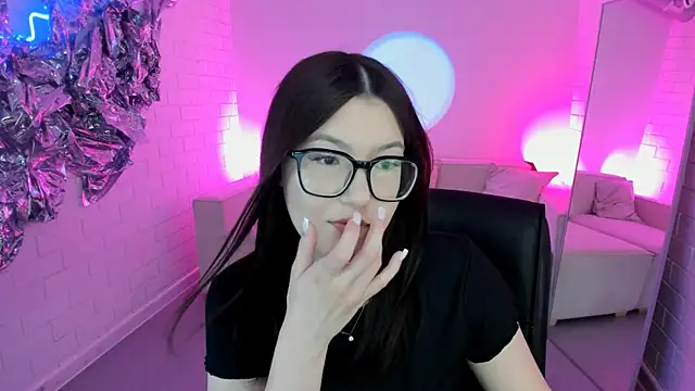 Snapshot of JennyGibson chatting on July 2026 05:12:01 AM JennyGibson online show from July 2026 05:12:01 AM