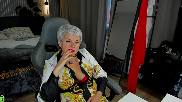 Linda Zef1r online show from June 2026 01:19:01 AM
