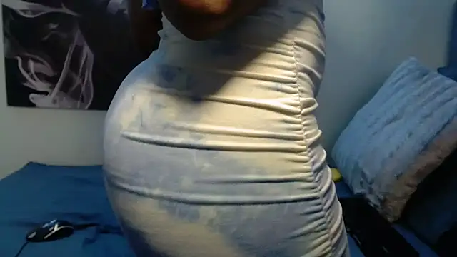 Lola-77 online show from April 2026 07:07:02 PM