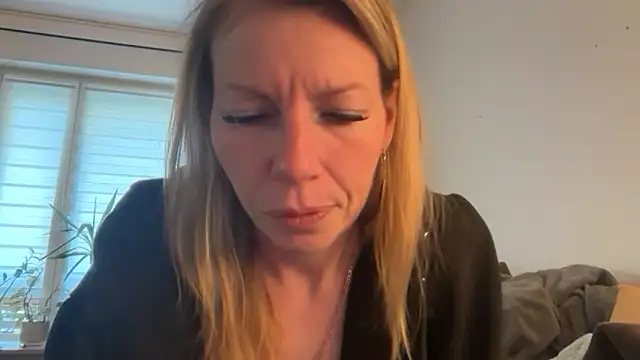 nursenextdoor901 online show from April 2026 05:10:01 AM