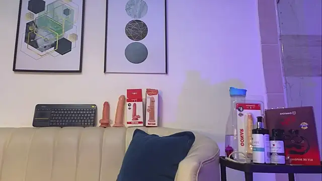 BellaWilliams  online show from July 2026 07:52:01 PM