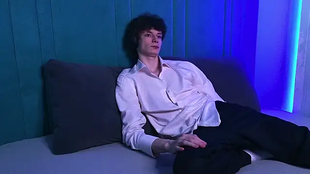 EdwardHogan online show from April 2026 03:13:01 PM