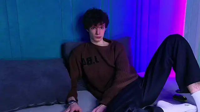 EdwardHogan online show from April 2026 03:22:02 PM